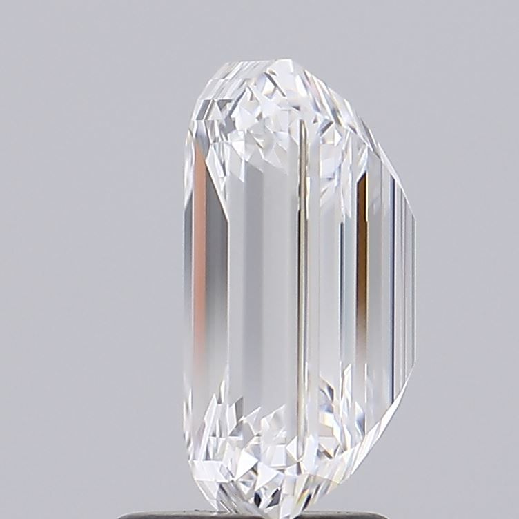 2.9 Carats EMERALD Diamond