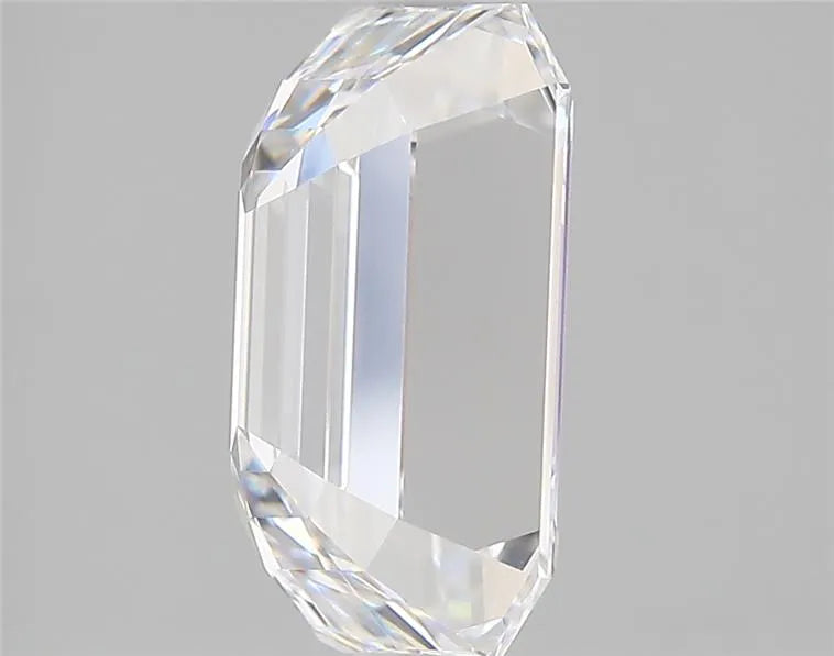5.37 Carats EMERALD Diamond