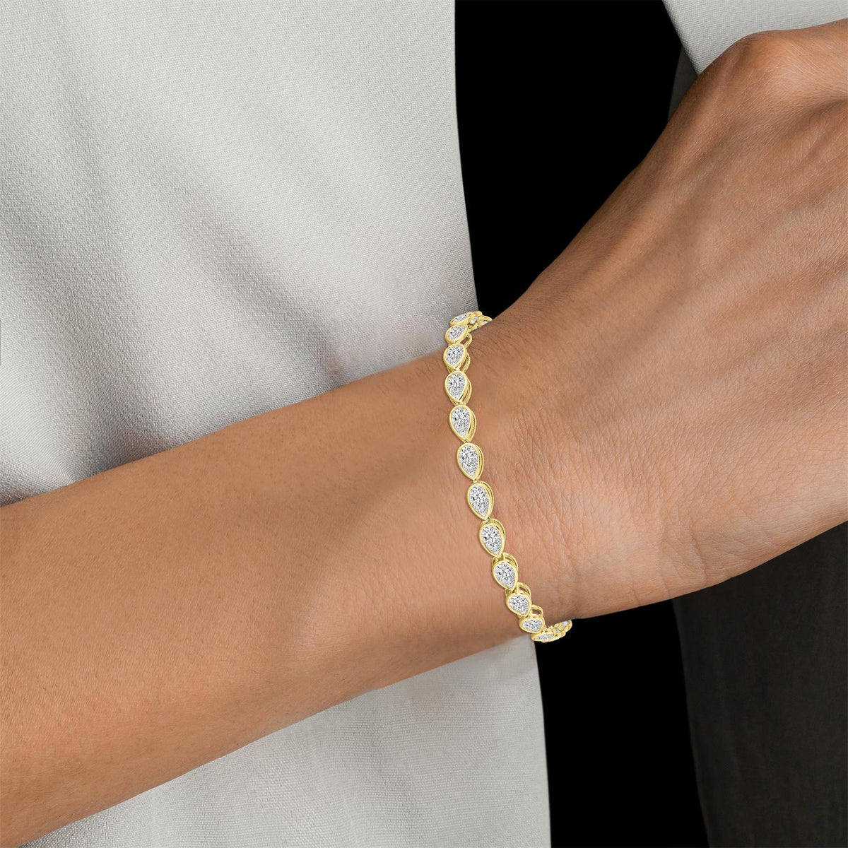 Yellow Gold / 4.93ct Lab Grown Diamond Bezel Bracelet