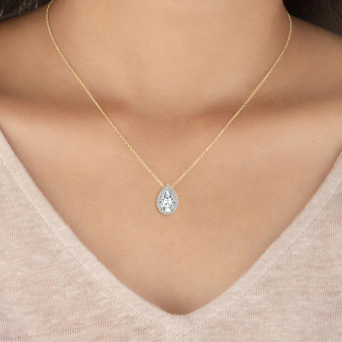 Yellow Gold / 0.77ct Lab Grown Diamond Halo Pendant