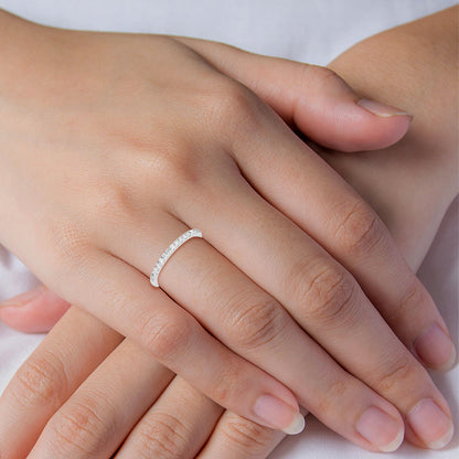 White Gold / Viola Prong Wedding Band