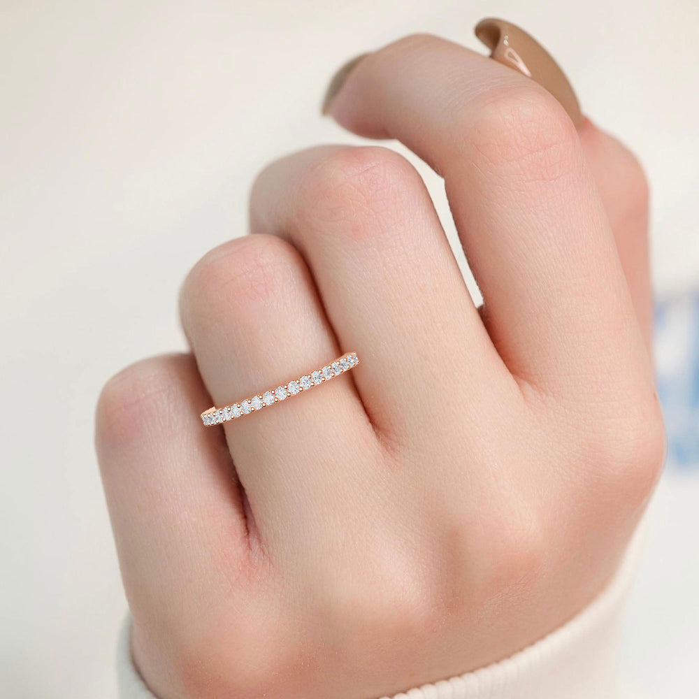Rose Gold / Nayeli Prong Wedding Band