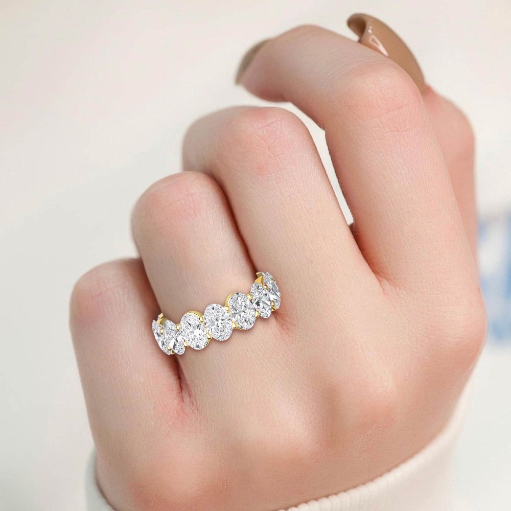 Yellow Gold / Areeba Diamond Wedding Band