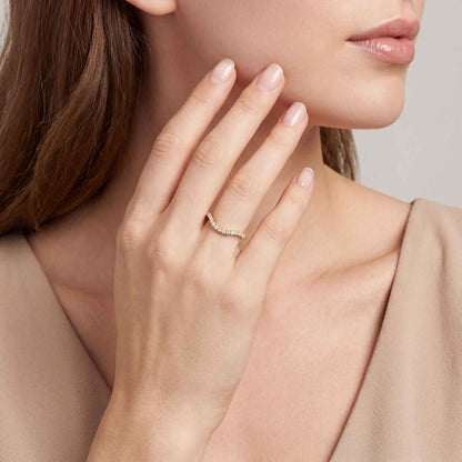 Yellow Gold / Harper Curve Wedding Band
